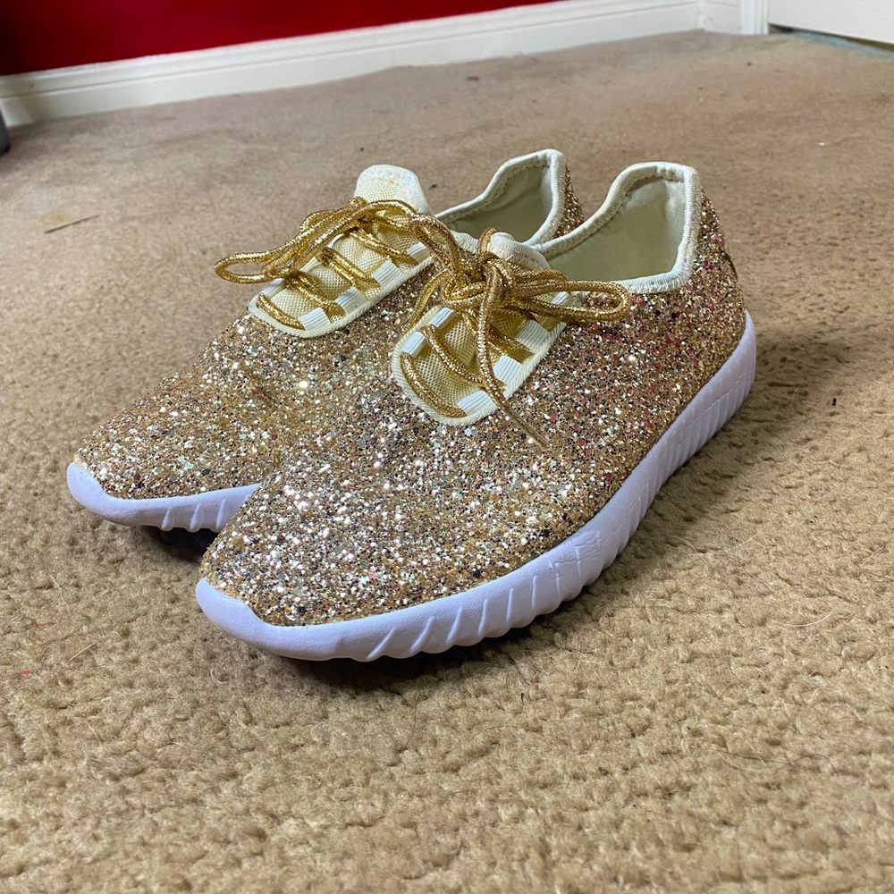Glittery Gold Shoes ✨